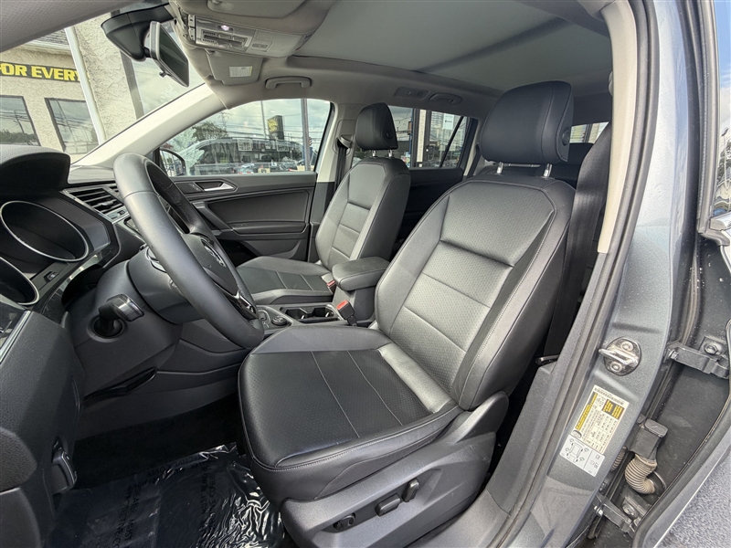 2020 Volkswagen Tiguan SE - Photo 11