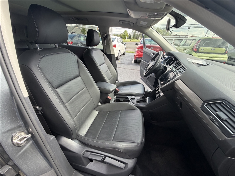 2020 Volkswagen Tiguan SE - Photo 14