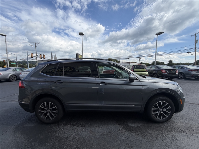 2020 Volkswagen Tiguan SE - Photo 4